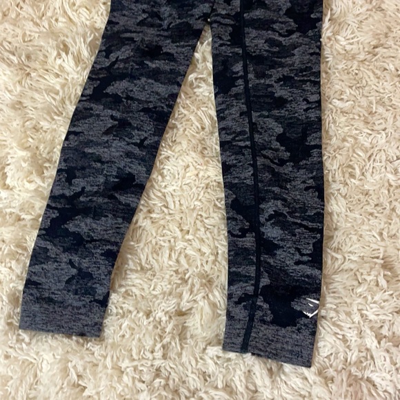 S Gymshark Black Camo Leggings - Picture 4 of 5